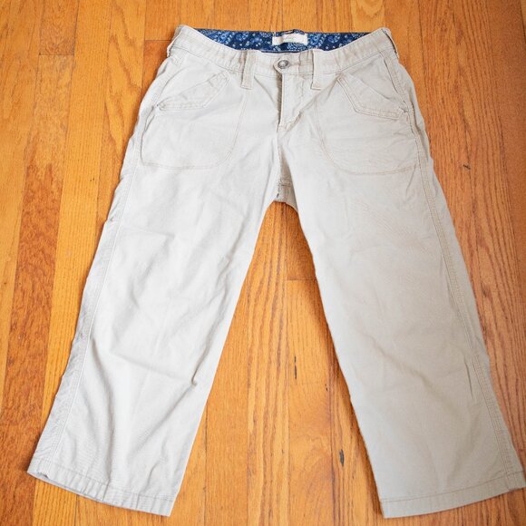 Levi's Pants - Levis Jeans Khaki Low Waist Cropped Cargo Midi Capri Pants For Fall/Spring